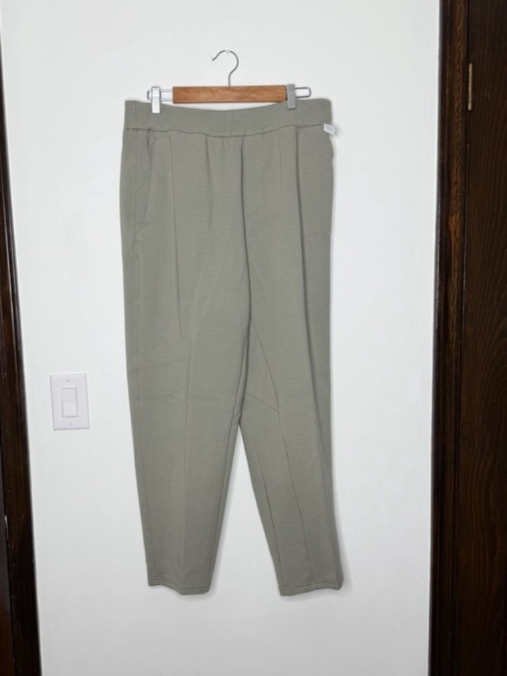 Nike 24.7 ImpossiblySoft Dri-FIT Pants Light Green HQ6970-320 Mens Large NEW